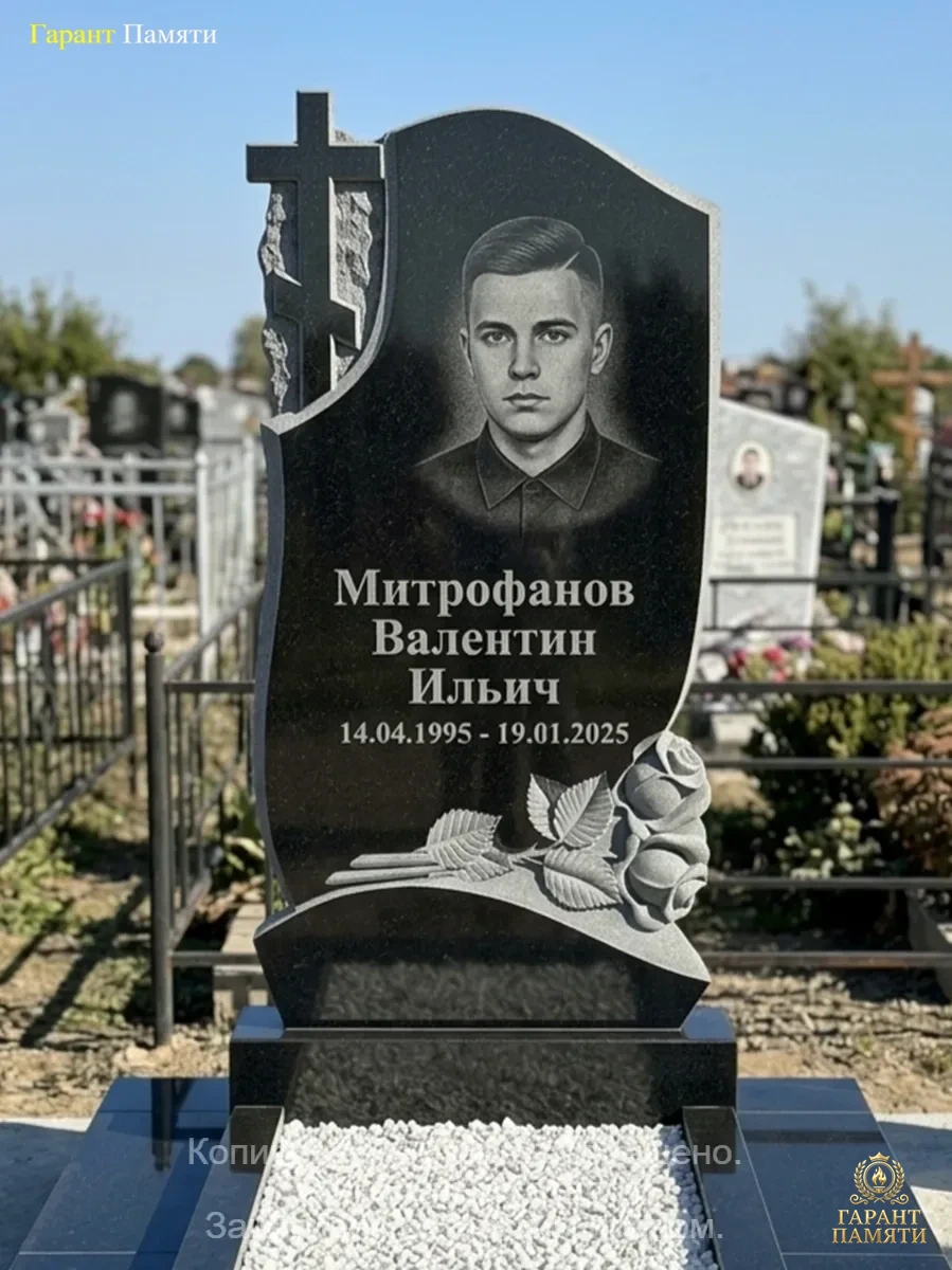 Памятник из гранита Розы с крестом 190